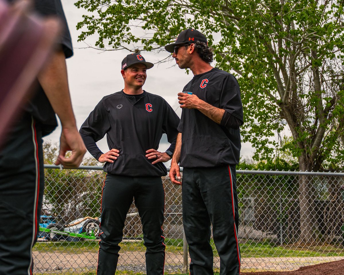 GoCamelsBSB's tweet image. Happy #NationalCoachesDay to our staff 🐪

#RollHumps