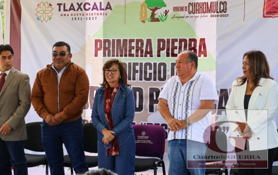 Gobernadora Lorena Cuéllar coloca la primera piedra del nuevo C2 en Cuaxomulco 🪨

Vía: Leslie Flores // Es Imagen Tlaxcala