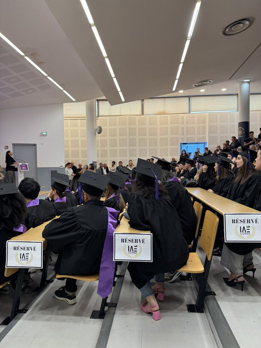 UnivCorse's tweet image. 🎓 Cérémonie de remise des diplômes de @IAE_Corse 🏆
👏 Felicitations aux diplômés de la Promotion 2024-2025 de Masters et DU en présence de Mme Marie-Christine Chalus, Présidente @IAEFRANCE !