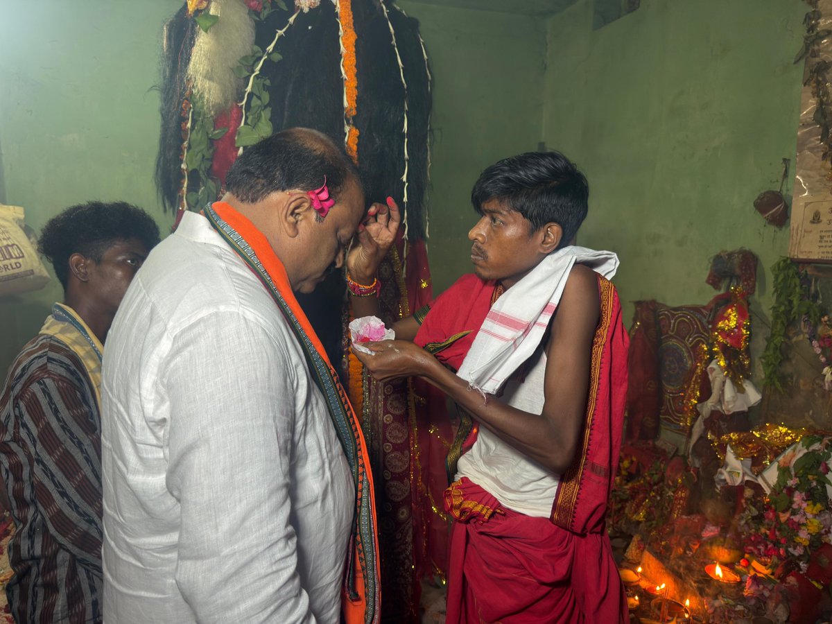 ashwiniksarangi's tweet image. ବରଗଡ଼ ବିଧାନସଭା ନିର୍ବାଚନ ମଣ୍ଡଳୀ ଅନ୍ତର୍ଗତ ଆମ୍ବଷଢ଼ା ଗ୍ରାମରେ ଆୟୋଜିତ ବାବା ବୁଢ଼ାରଜା ଦଶହରା ମହୋତ୍ସବ ଏବଂ ପୂର୍ଣ୍ଣିମା ପୂଜାରେ ଯୋଗଦାନ କଲି।

#Dussehra #Bargarh #Odisha