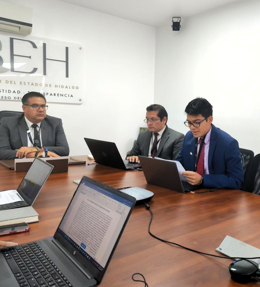 ASEH_Hgo's tweet image. En apego a la ley y con total transparencia, el Mtro. @jorvalverdeASEH aperturó las auditorías digitales al desempeño a la @Hacienda_Hgo y al Secretariado de Seguridad Pública.
Se evaluará el cumplimiento de metas 2024, eficiencia, calidad del servicio y responsabilidad pública.