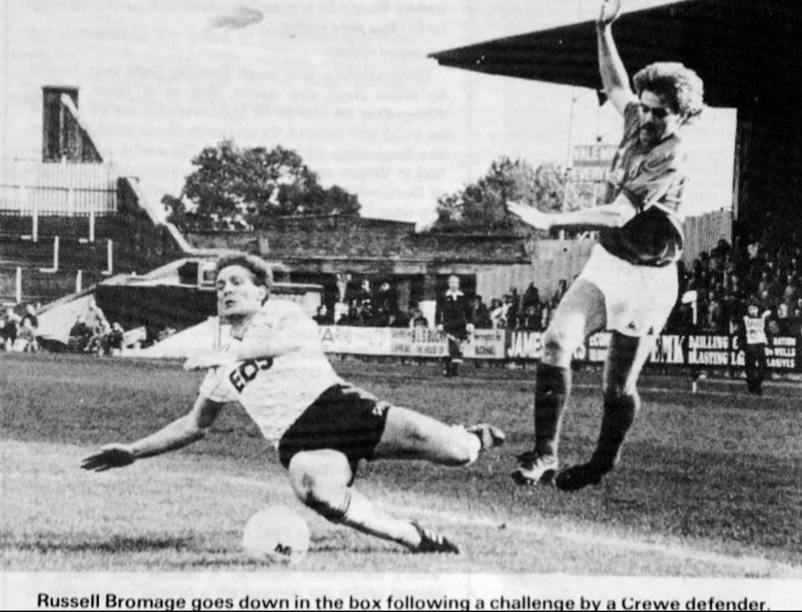 pvfcprogs's tweet image. #OnThisDay 6/10/84
PORT VALE  2, CREWE ALEX  0
Brown, Griffiths

Ally Brown &amp;amp; Peter Griffiths scored as Vale defeated local rivals Crewe at Vale Park in old Div4. Att 4,145 #pvfc