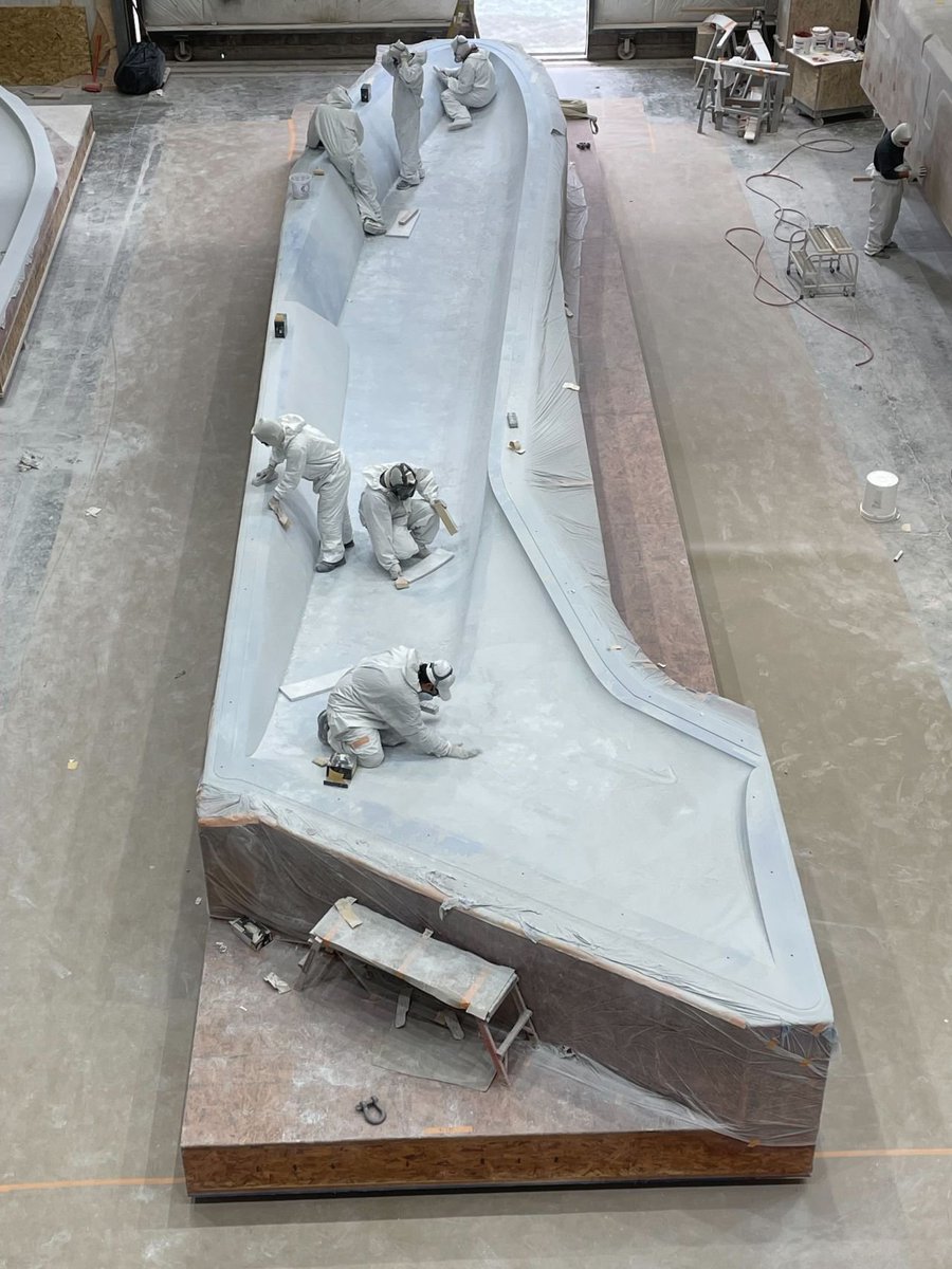 DavidZagaynov's tweet image. Throwback to a bit over a year ago, building our first prototype - the v0.
At a 6 foot wingspan, we felt like it was huge. Since then, we've built and flight tested the 13 foot Seagull and are building the 50 foot Heron. Possible only because of the immense learnings we have…