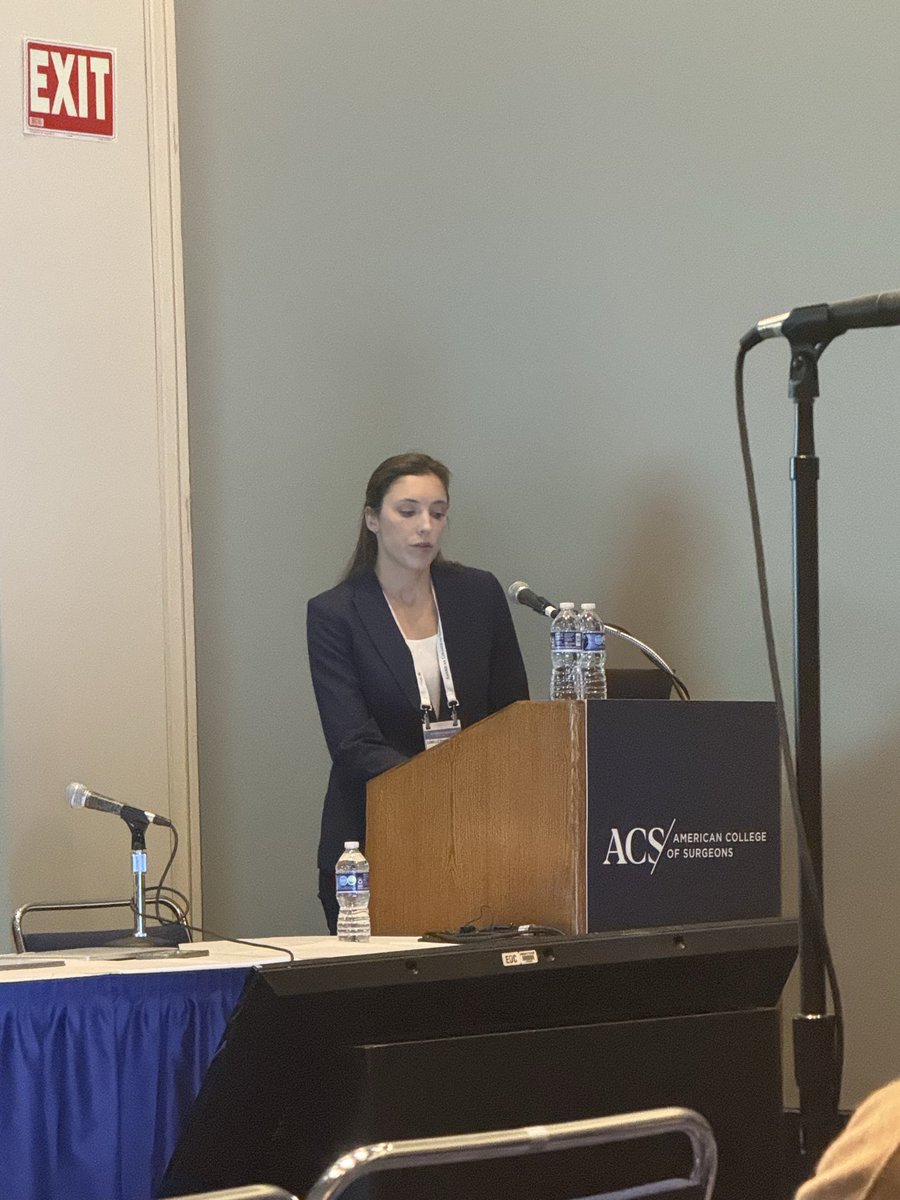 Christine Laronga tweet media