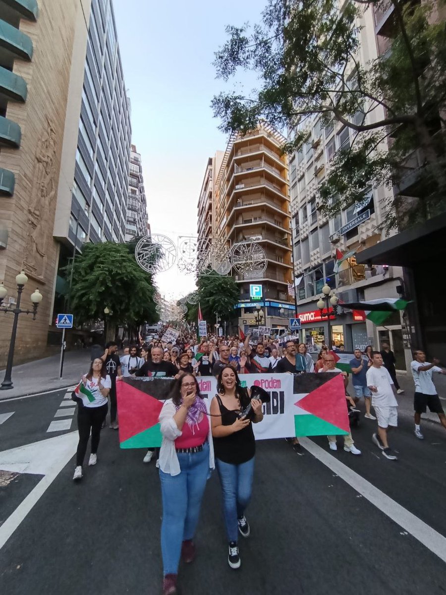 podemalacant's tweet image. 🟣📢 Desde Podemos Alicante nos unimos a la manifestación por Palestina 🇵🇸.

Defendemos la paz, la justicia y los derechos humanos ✊.

El sábado alzamos la voz para decir: ¡Basta ya de terrorismo y ocupación sionista!