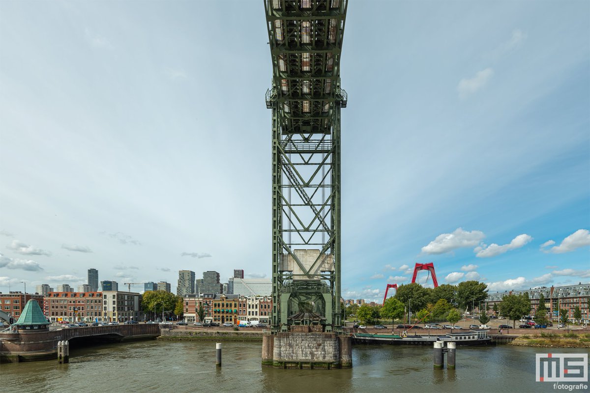 marcvanderstelt's tweet photo. Op verzoek. Het uitzicht door binnenkant van De Hef in Rotterdam met het Val omhoog
#rotterdam #dehef #openmonumentendag #fotograaf #photographer #openmonumentendag2025 #omd010 #photography
Meer op: https://t.co/NZHAwkjEjJ https://t.co/6iY7003z2z