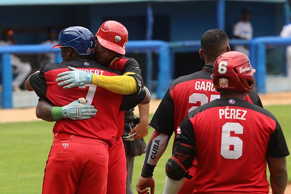 Atractivos duelos iniciarán segundo tercio de #64SNB 
Camagüey-Santiago de Cuba y Artemisa-Matanzas generan las mayores expectativas. #Beisbol #BeisbolCubano
jit.cu/NewsDetails.as…