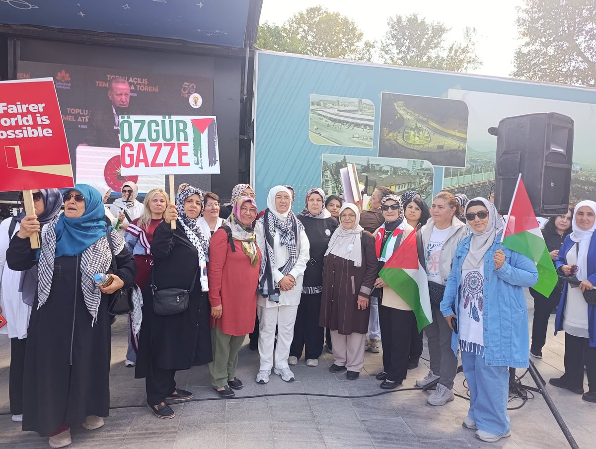 AyeGray7's tweet photo. Gazze için  sesiz çığlıklar zincirinde bizde varız https://t.co/30r3bUf7jt