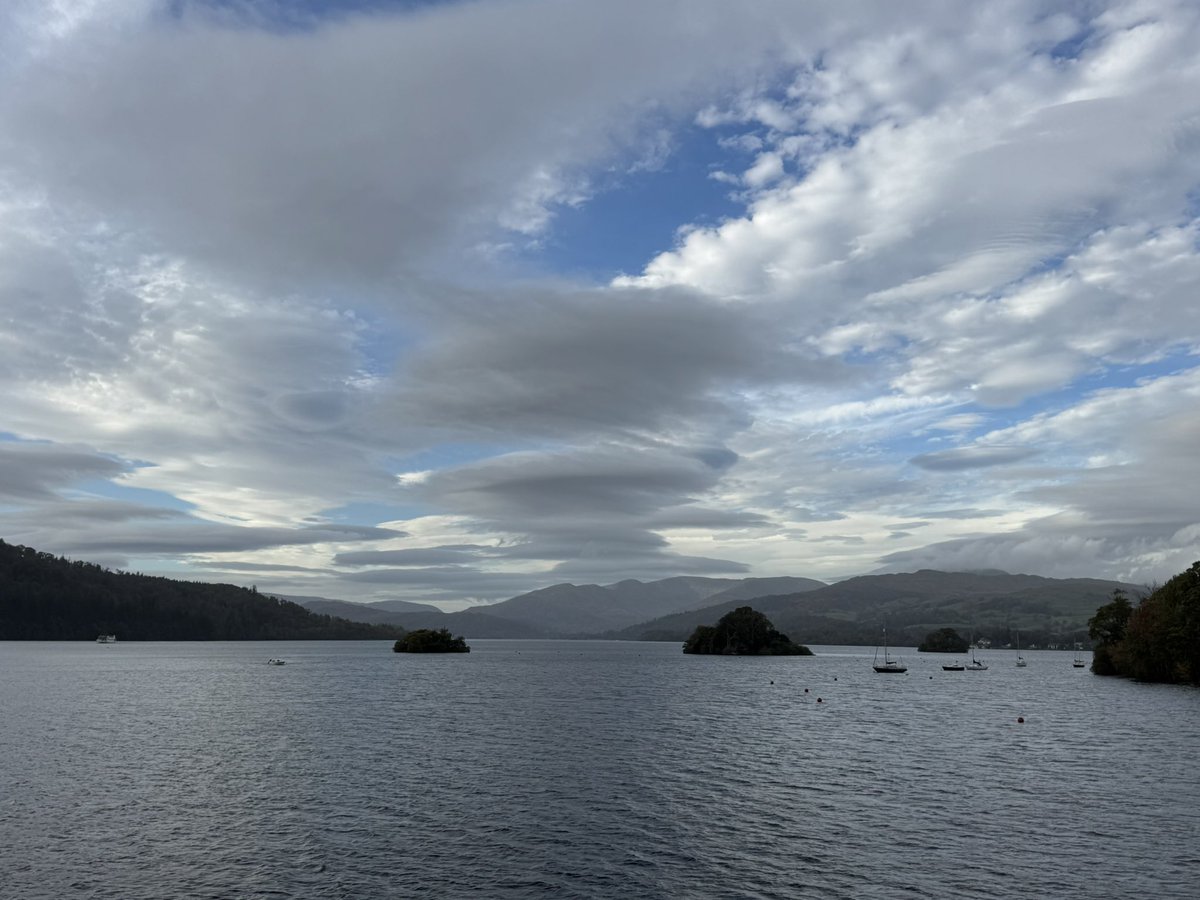 peterboo's tweet image. Great to experience the big sky on Lake Windermere today - very pleased to identify some cloud formations