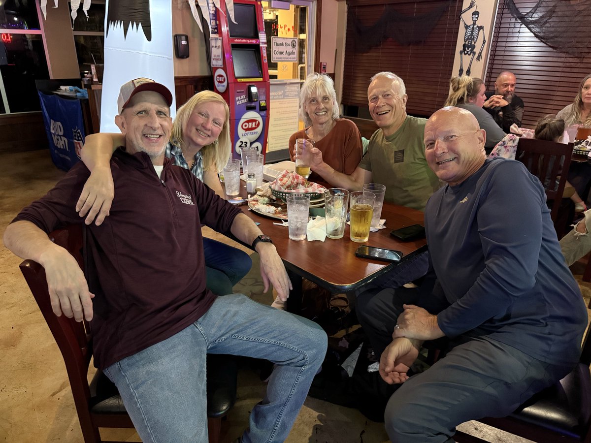 TheKennyRoda's tweet photo. Join me for tonight for @yuenglingbeer Time Out For Trivia at @JMalloys in Medina, kickoff is 8:15p.
Ice cold @yuengling specials, great food, trivia &amp; prizes including @BunkerHillGC passes, while watching KC battle Jacksonville!
🏈🍺🍔🍕🥨🍻 https://t.co/qbD48B9f4S