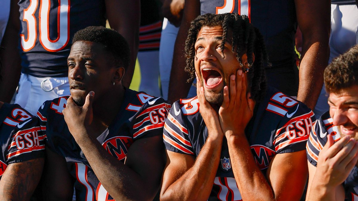 ChicagoBears's tweet image. The many faces of team photo day 📸