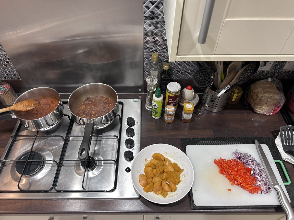 XJRT1964's tweet image. Chicken Jalfrezi is a fook on really #pans but it’ll be worth it in a couple of days 🥳 😎
