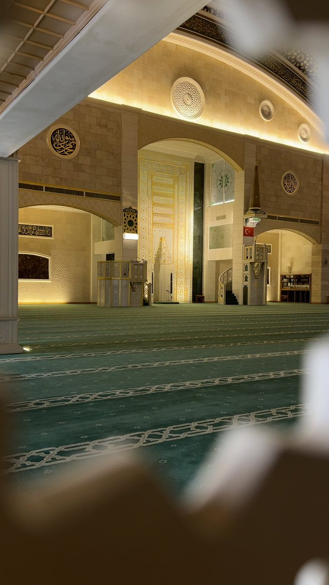 Gidecek yer yok ki..bacılarımla sana geldik