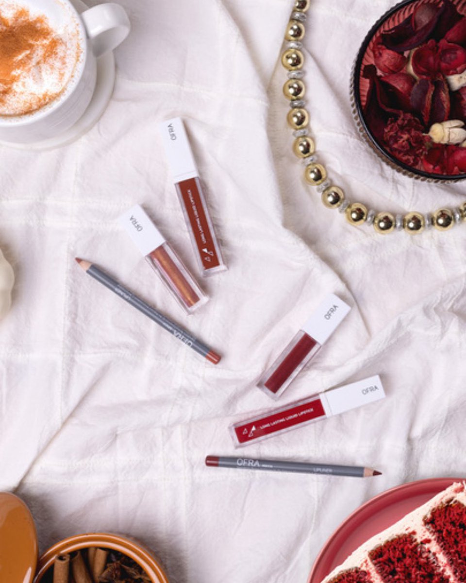 OFRACosmetics's tweet photo. 🚨 This is not a drill! Set your alarms ⏰ Tomorrow at 1 PM EST, we’re serving PSL &amp; Red Velvet Lip Sets, the ultimate lip trios, complete with liner, liquid lip, and gloss! Sweet, bold, and totally obsession-worthy! 💋 #newlaunch #lipsets #lips #psl https://t.co/17JNpQIy2m