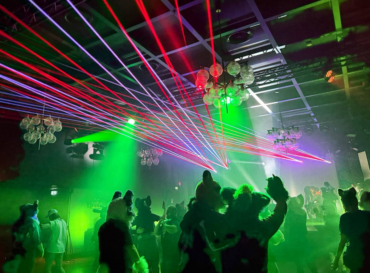 Had a great time at <a href="/furnavia/">Furnavia</a>. Thanks everyone for making it such a great con! Might skip NFC next year, but i will be at Furnavia again! Also! if you can't get into NFC please consider <a href="/AnthroAlpine/">Anthros & Alpine</a>