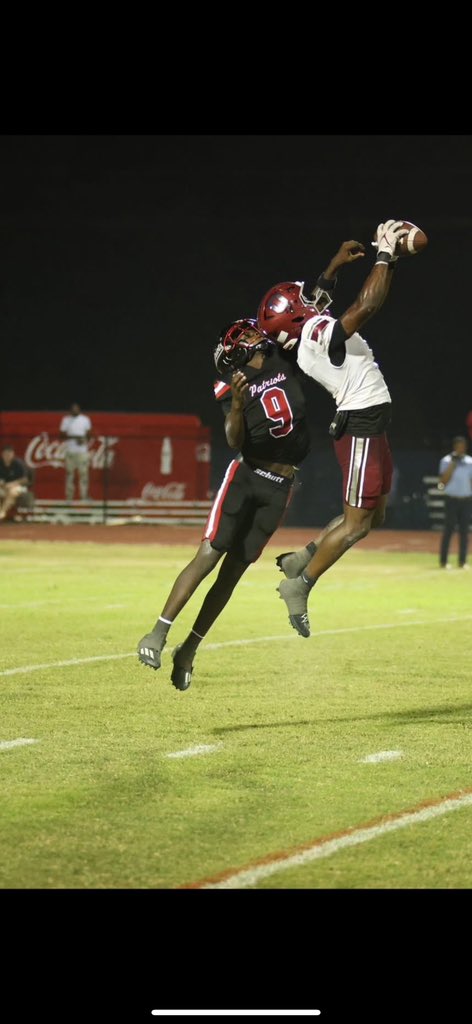 Mid 2025 Season🛝🛝
WR/DB 5’9 170
hudl.com/v/2SugD8