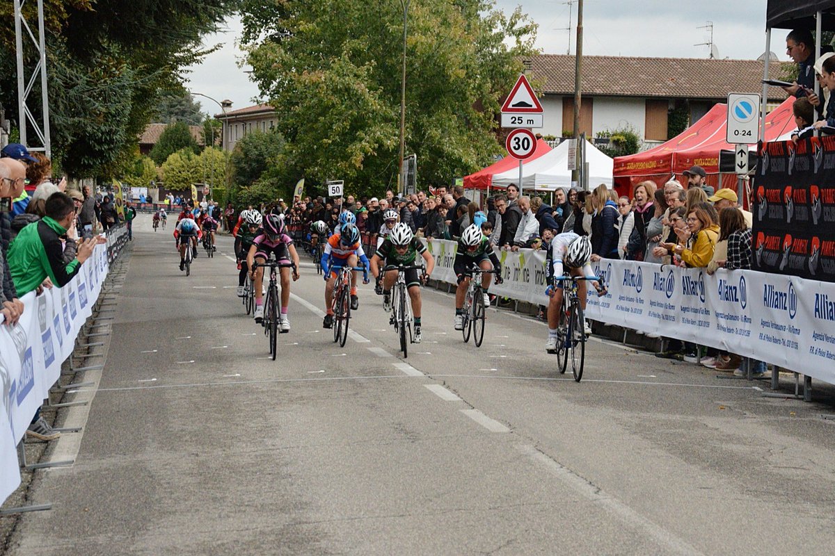 RodengoSaiano's tweet photo. 🚴‍♀️💛 Grande giornata di ciclismo ieri a Nuvolera (BS) per i nostri Giovanissimi!

Vittorie firmate Matteo Gatti (G4) e Angela Richetti (G4 Femminile) 👏, a cui si aggiungono i podi di Roman Berezovyi, Davide Orizio, Ettore Guerini e Giulia Gazzoli. https://t.co/K654TwehYn