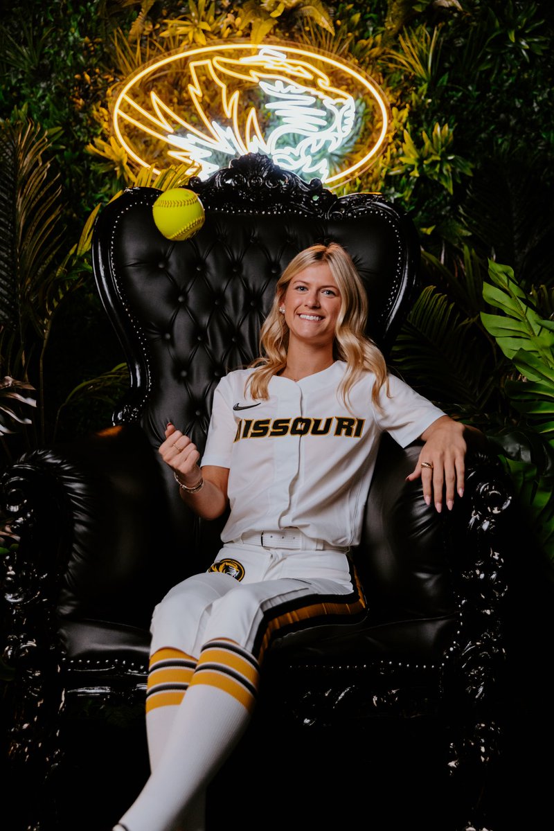 Great visit at Mizzou last weekend, I can’t wait to officially be a tiger!!!🐯🖤💛 #MIZ <a href="/CoachLarissaA/">Larissa Anderson</a> <a href="/epsteinhitting/">Coach Ep</a> <a href="/CoachJayGwyn/">Assistant Softball Coach, MIZZOU</a> <a href="/CoachBella42/">Bella Norton-Winslow</a>