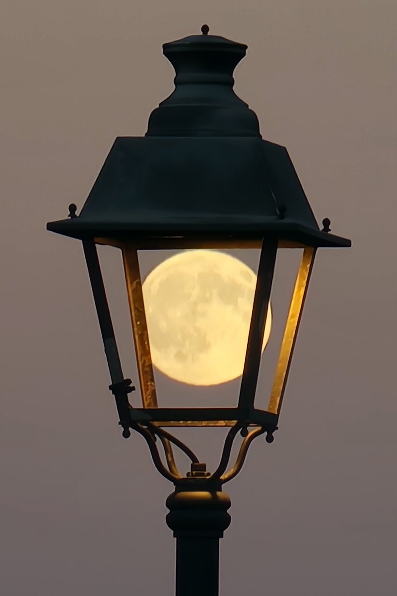 Avui a Begur hi havia una lum maca perque si.