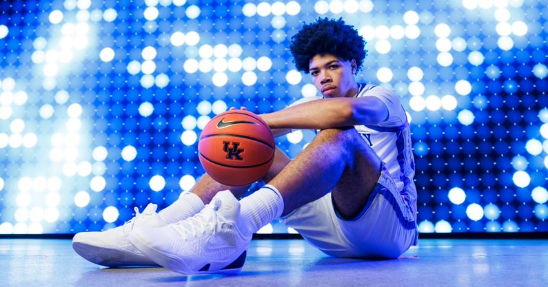 No. 1 overall recruit Tyran Stokes has received a crystal ball to Kentucky  on 247Sports 🔮👀