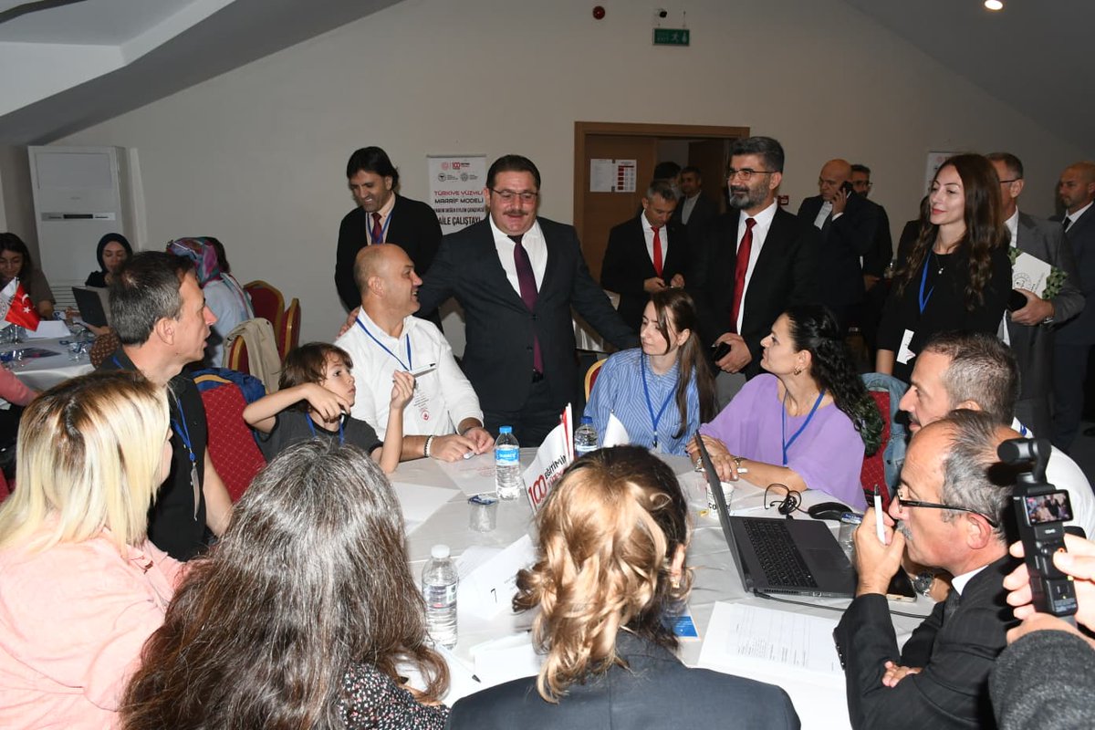 sakaryamem's tweet image. 📌 Türkiye Yüzyılı Maarif Modeli Erdem-Değer-Eylem Çerçevesi Aile Çalıştayı

2025 yılının “Aile Yılı” ilan edilmesi kapsamında, huzurlu aile ve toplum idealine katkı sunmak amacıyla düzenlenen Türkiye Yüzyılı Maarif Modeli Erdem-Değer-Eylem Çerçevesi Aile Çalıştayı, Sakarya…