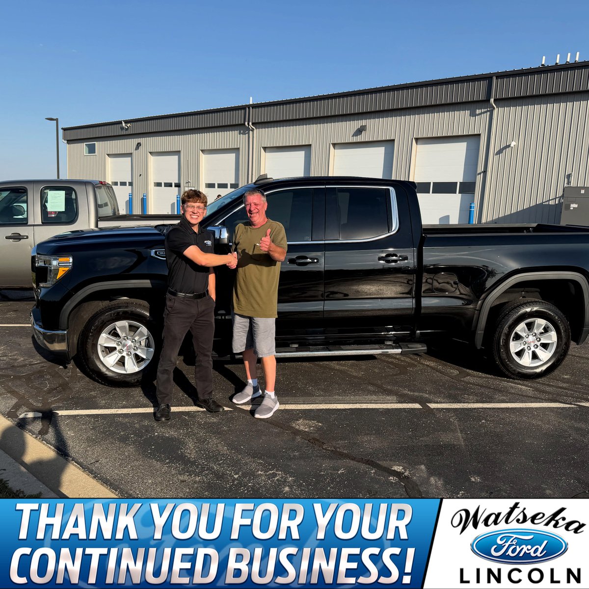 WatsekaFord's tweet image. Congratulations to Jeff from Rensselaer, IN on the purchase of his beautiful new GMC Sierra! 🎉🛻 It’s always a pleasure working with our repeat customers, and we’re thankful you chose Ethan once again to help make it happen. 🙌 #WatsekaFord #GMCSierra #RepeatCustomer
