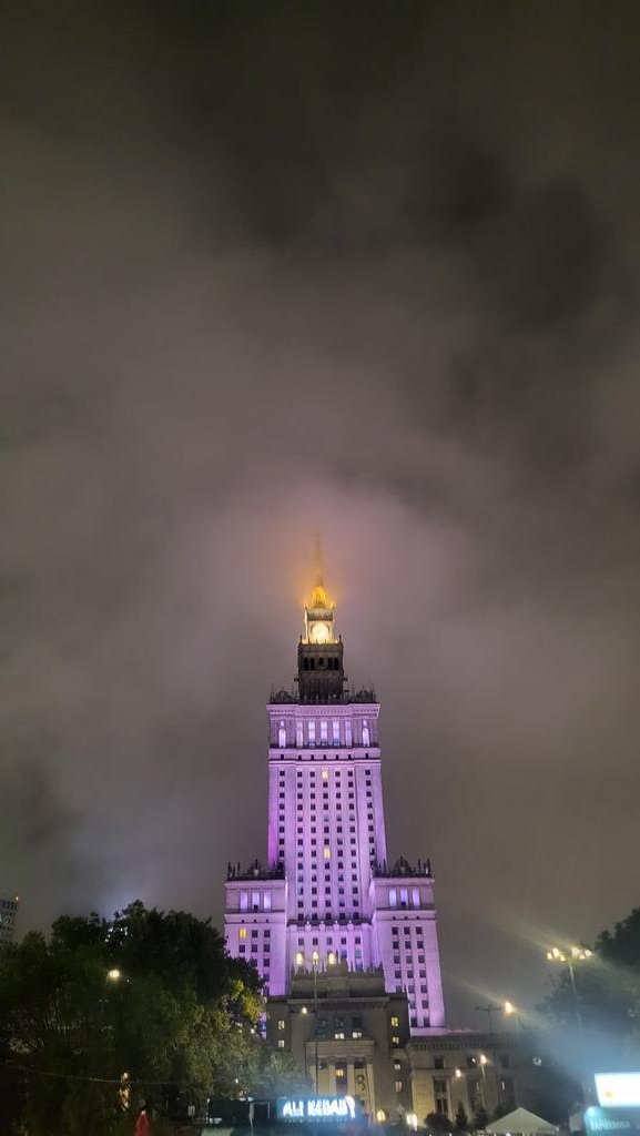 Łukasz Okruszek (@lokruszek) on Twitter photo Witaj Gotham. Witaj Gotham.