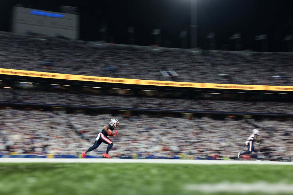 Ian Rapoport (@rapsheet) on Twitter photo #Patriots RB Antonio Gibson, who was quickly ruled out on Sunday night, tore his ACL and is out for the season, sources say after the MRI. A hit to RB depth. #Patriots RB Antonio Gibson, who was quickly ruled out on Sunday night, tore his ACL and is out for the season, sources say after the MRI. A hit to RB depth.
