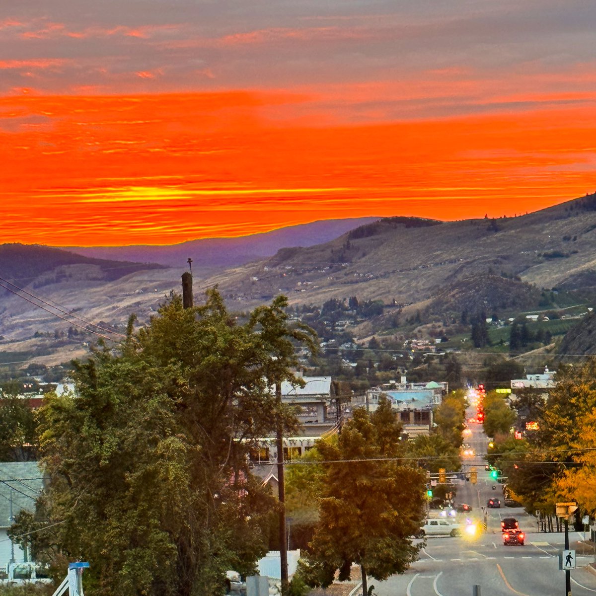 peterkaz11's tweet photo. Last nights sunset!  #okanagan #sunset #vernonbc https://t.co/jx0S5kvO4L