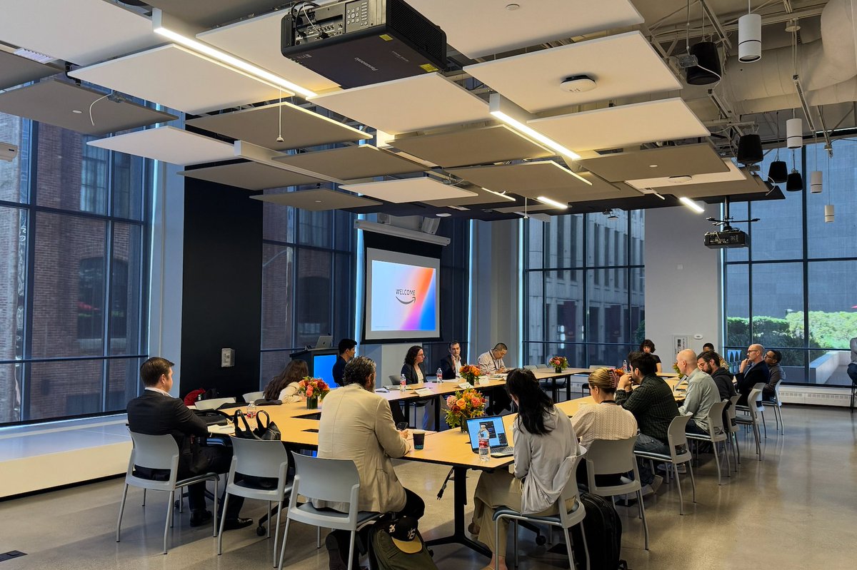 roseajohnson's tweet photo. stopped by @AWSstartups Loft for their first event of the week: a roundtable on all things California M&A with @austincarson of @SeedAIOrg #SFTechWeek @Techweek_