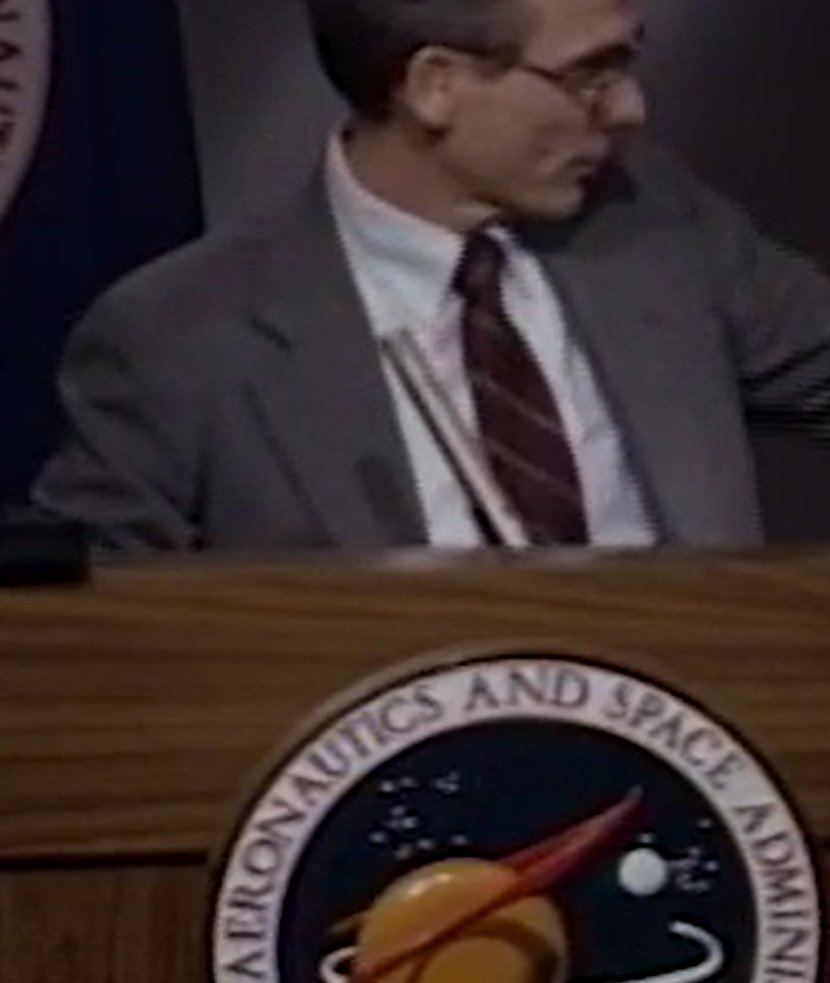 4thWaveAI's tweet image. Vintage NASA: See Voyager’s 1990 ‘Solar System Family Portrait’ Debut

In archival footage of a historic NASA news conference, the mission reveals history-making images of six planets in our solar system, including a tiny speck called Earth.   rfr.bz/t5988ea