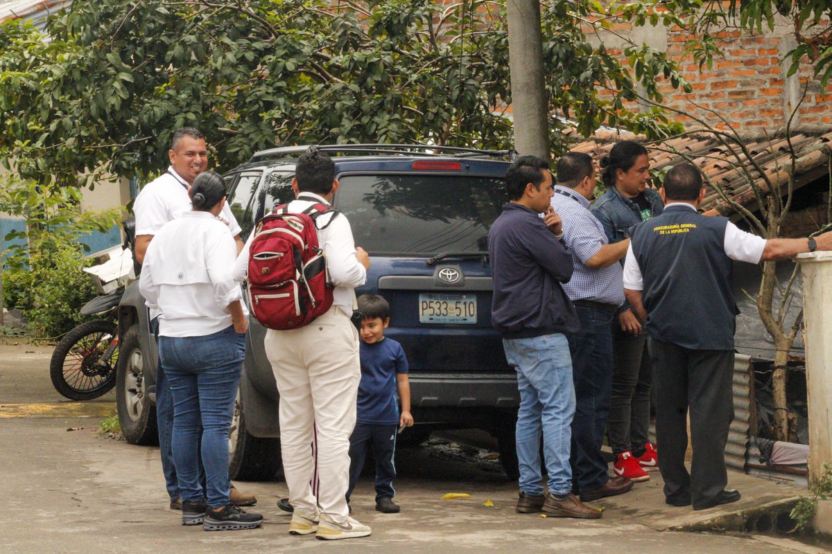 📍Col. Miranda, Ilobasco. 

Este día en conjunto con la <a href="/PGR_SV/">PGR El Salvador</a> y nuestro equipo de la <a href="/AsambleaSV/">Asamblea Legislativa 🇸🇻</a> se ha hecho una visita a los vecinos de la Col. Miranda, personas que por más de 40 años han carecido de un documento legal de sus propiedades.

Estamos acompañándolos en todo este