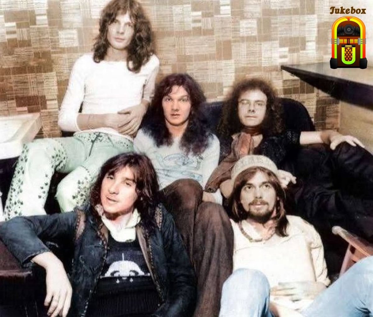 LibrarySheet's tweet image. King Crimson, Islands line-up (1971).

Mel Collins, sax, Ian Wallace drums, Robert Fripp, guitars...
Lyricist Pete Sinfield , Box Burrell bass, vocals

#smlpdf  #sheetmusic #Noten #partituras #spartiti 乐谱 樂譜
sheetmusiclibrary.website