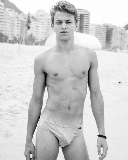 Bomakes08 (@bomakes08) on Twitter photo 