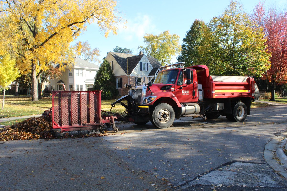 Curbside Leaf Collection begins this Mon., 10/27! Each single-family residence has 3 pickups between the weeks of 10/27 &amp; 11/17. Leaves must be in the street by 7 AM on scheduled Mondays. To look up your collection dates and for guidelines, visit palatine.il.us/235/Leaf-Colle….