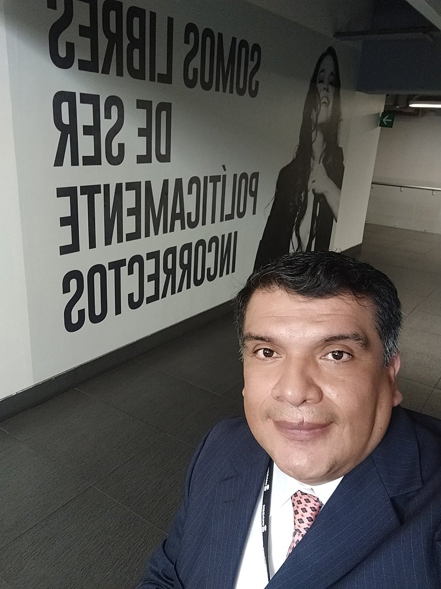 Agradezco a <a href="/beltrandelrio/">Pascal</a> por recibirme esta mañana y entregarle mi tesis doctoral <a href="/CPEMoficial/">CPEM Oficial</a> . Abrazo 🫂