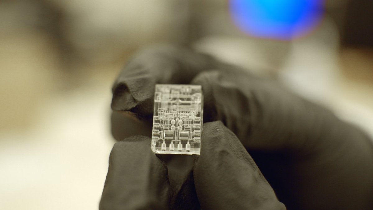 byuengineering's tweet image. To celebrate BYU’s 150th anniversary, engineering professor Greg Nordin and student Callum Galloway decided to think small—really small. 

Let us know your thoughts in the comments! 

news.byu.edu/i-love-to-see-…

#BYU150 #EngineeringFaith #temple #byu #byuengineering #byustudents