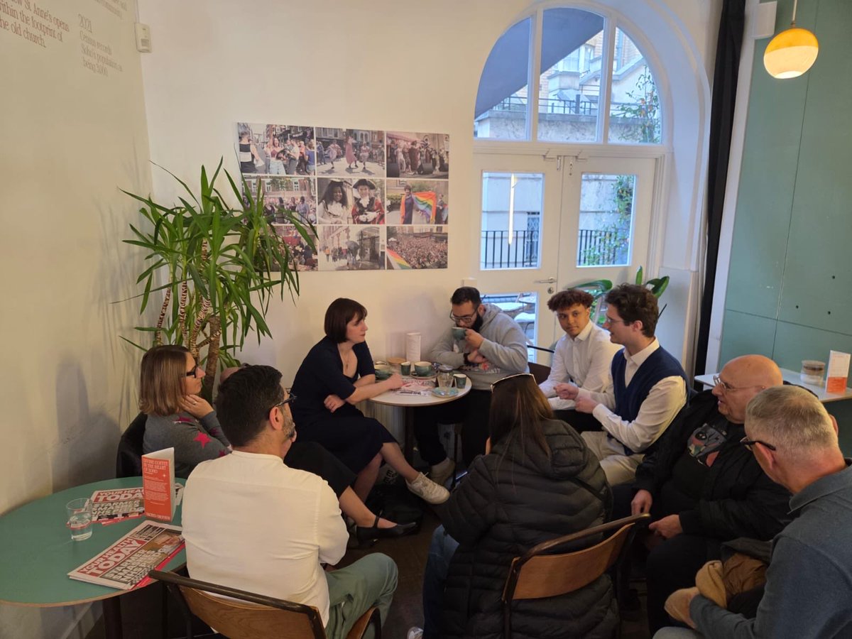 CllrPLilley's tweet image. Education Secretary ⁦@bphillipsonMP⁩ joined us in today for an introduction to the Soho Kids Xmas lights project plus ⁦⁦⁦@CityWestminster⁩ has agreed £167,000 for ⁦@SohoParishScoop⁩ outdoor creative play &amp;amp; garden. ⁦@w9maidavale⁩ ⁦@sohosocietyw1