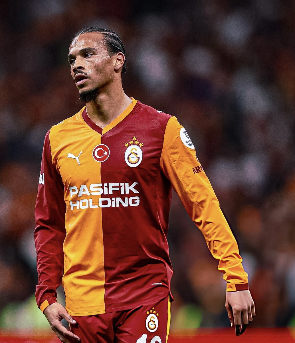 🔥 Leroy Sané, Oktoberfest’te kendisine ve Galatasaraya hakaret eden bir kişinin üzerine yürüdü ve kısa süreli bir fiziksel temas yaşandı. (BILD)

Leroy Sane: "Festival çadırında uzun süre boyunca provoke edildim ve kişisel olarak hakarete uğradım. Kulübüm Galatasaray'a da