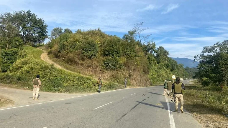 ndtv's tweet photo. To Test Free Movement, Manipur Runs Buses With Police And BSF Protection https://t.co/hFmzfnu6WN https://t.co/WYrOpBlydE