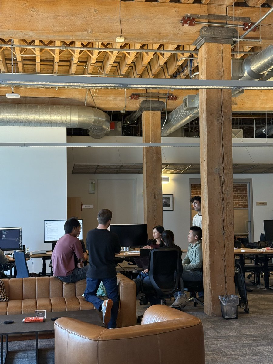 shivam_nerd's tweet image. My least favorite thing about working at @FactoryAI is that sometimes engineers collect around my desk to have discussions, effectively blocking me from my own desk.
My favorite thing about working here is - every time the above happens, we ship an insane amount of features very…