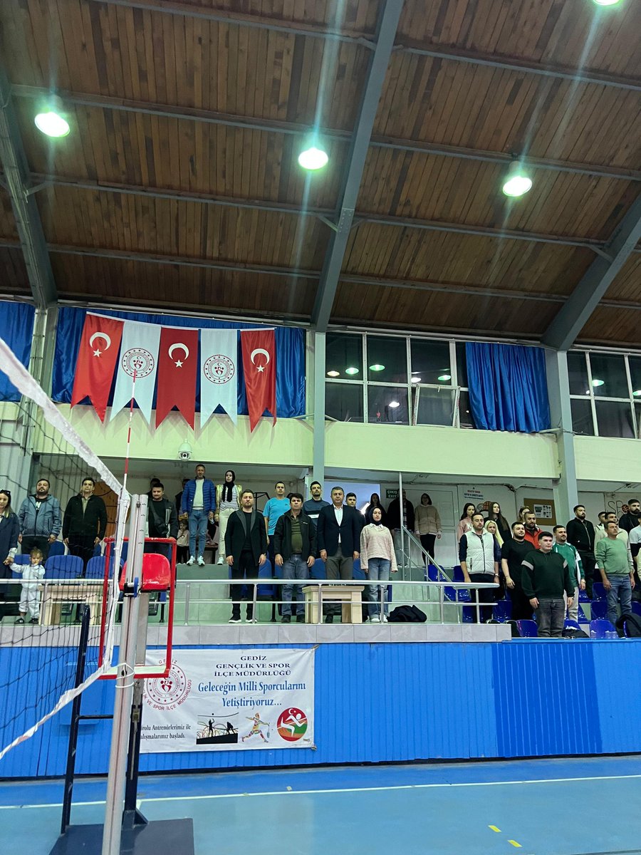 🇹🇷 29 Ekim Cumhuriyet Kupası Kurumlar Arası Voleybol Turnuvamızın açılışını,Gediz Kaymakamımız Sn Emrah Uzun ve Bel. Başkanımız Sn Necdet Akel ile birlikte gerçekleştirdik.
Cumhuriyet coşkusunu sporla yaşadığımız bu güzel organizasyona katılan tüm takımlarımıza başarılar dileriz