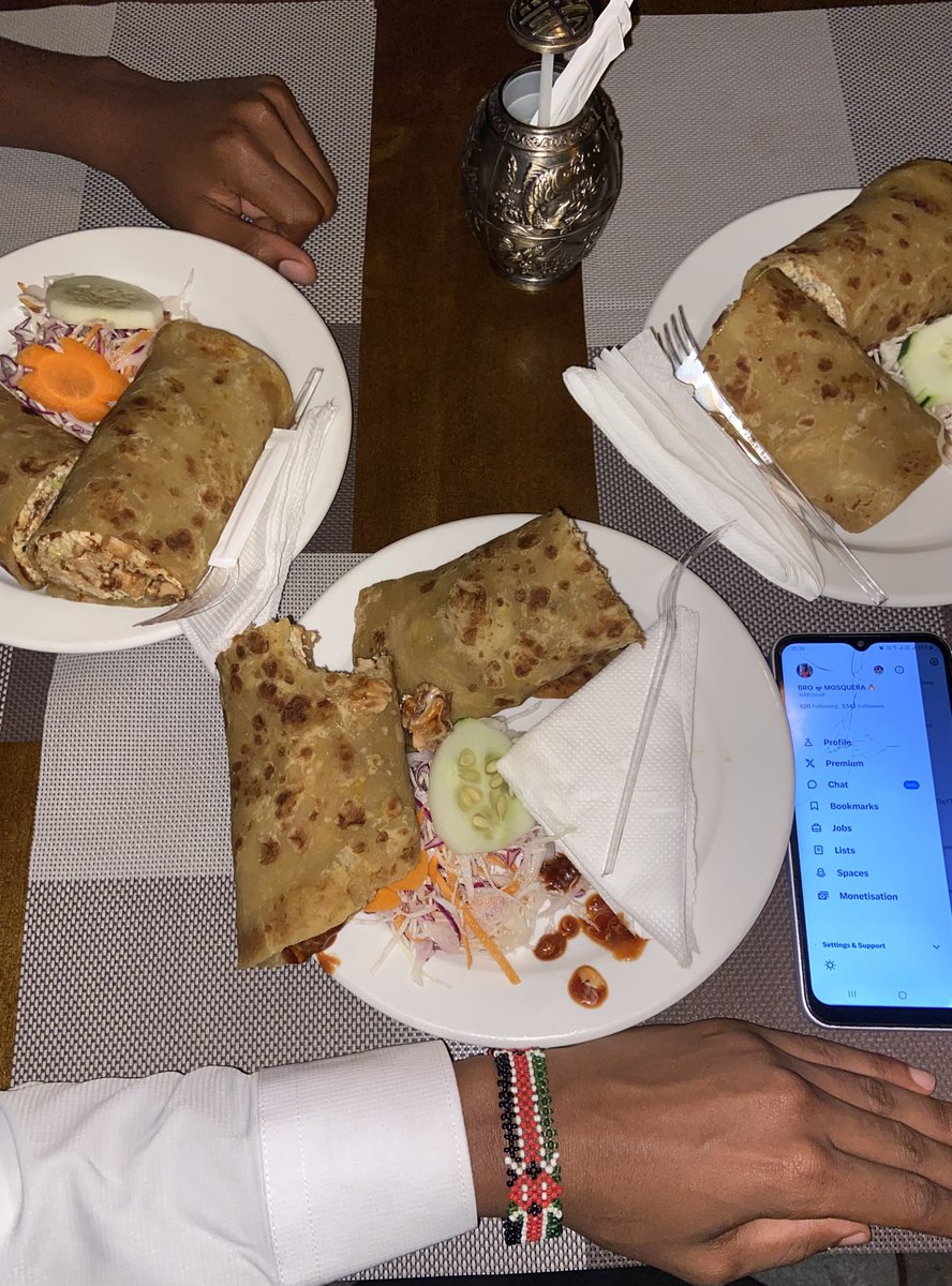 rolandkid_'s tweet photo. Once again another blessing from this app, I am eating like a musician with my friends tonight thanks to The Rolex Booth.🙏🏻 https://t.co/GzPmSY3WeF