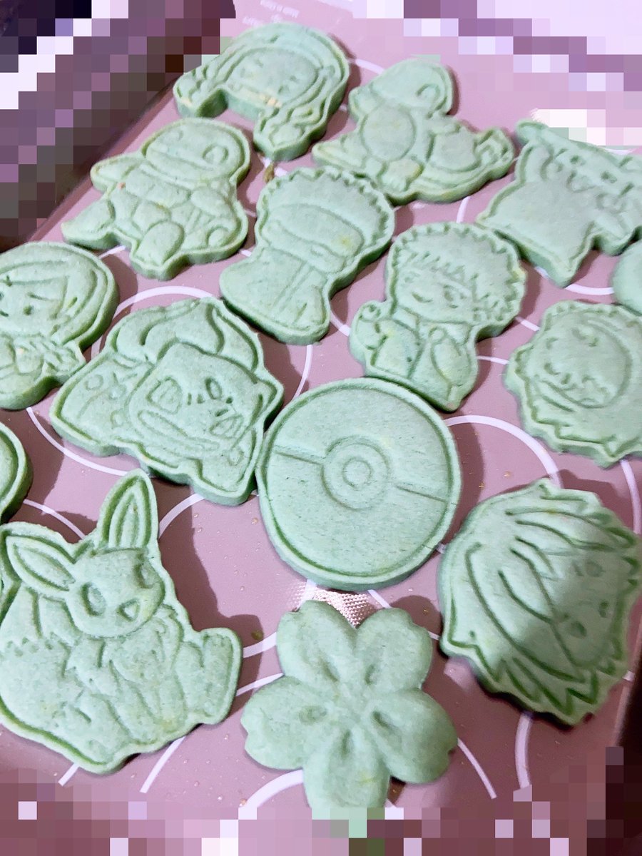 Bisakah kita sudahi candaan makanan/kue yang aku bikin dan kuberi ke temanku dengan "echi yg bikin? Aduh" "pasti gaenak" "pasti beracun" "aman ga chi?"

I only poisoned my enemies, not my friends. 

I might be bad at cooking. But trust me, I love baking and trying to improve it
