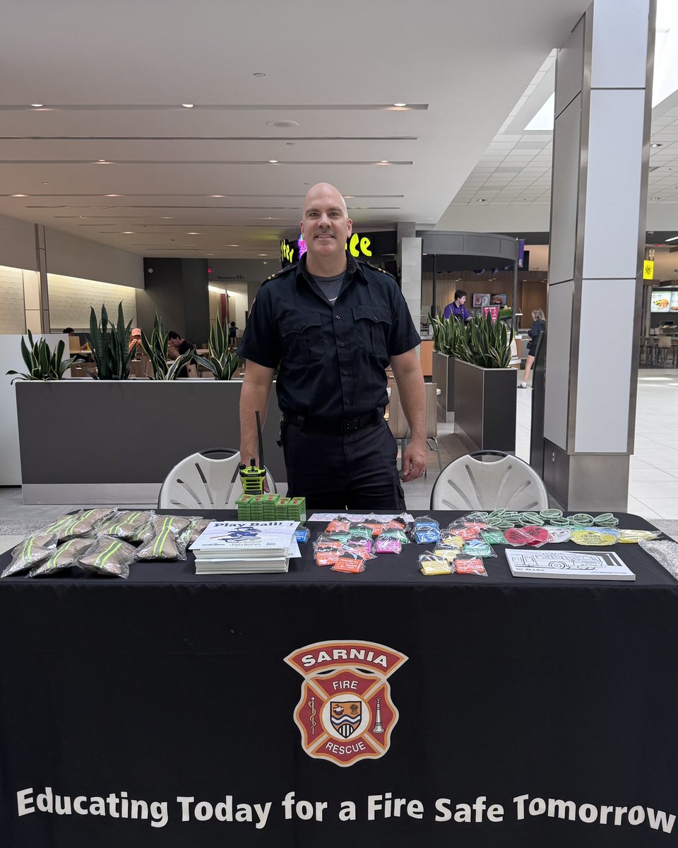 Fire Prevention Week 2025 has gotten off to a busy start! Sarnia Fire Rescue has hosted a Station Tour and visited 4 schools already today. Come visit us at our Station 1 Open House on Wednesday Oct 8th 3:00-6:00 or at Lambton Mall 10am-4pm Mon-Fri.  #FirePreventionWeek