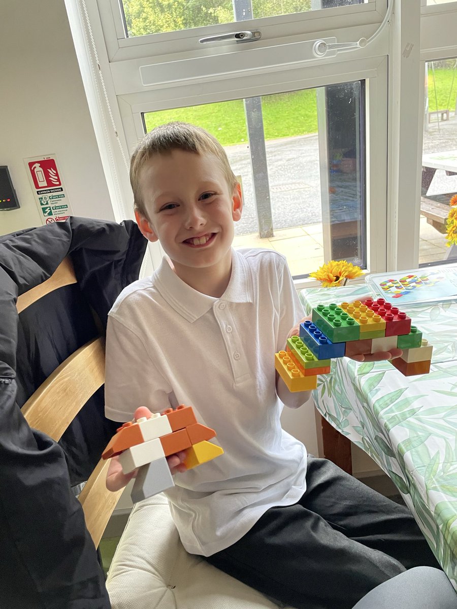 Another Monday, another 6 brick session☺️ the boys were tasked with making things that they had to keep a secret. They then had to figure out what each other made. We had a flower, boat, dog and a bridge 🌹⛴️🐶🌉 <a href="/ASP180/">All Saints Primary School, Greenock</a>