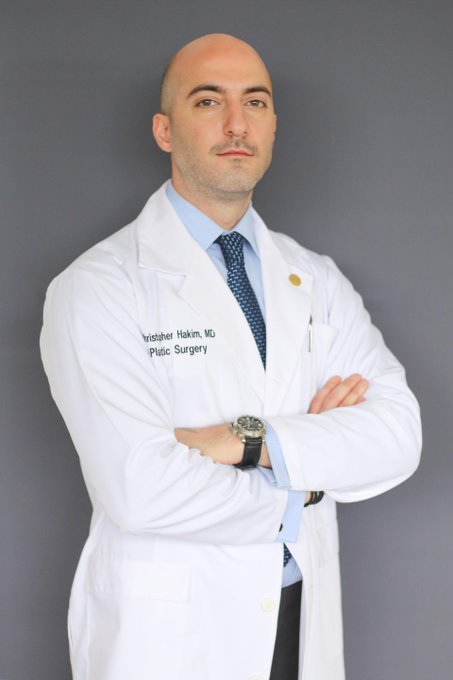 الدكتور كريستوفر حكيم ل "هي": هذه أسرار دمج العمليات التجميلية في جلسة واحدة 