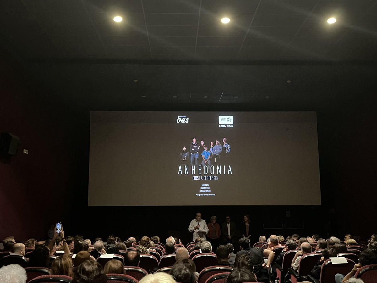 Com a #infermera i familiar d’una persona amb  #depressiósevera  👏🏼la visibilitat dels testimonis del reportatge #Anhedonia: ma germana ha fet l’esforç de marxar de vacances amb la família… i de retruc alta del centre de dia del #CSMA 😓.  #pactenacionaldesalutmental <a href="/salutcat/">Salut</a>