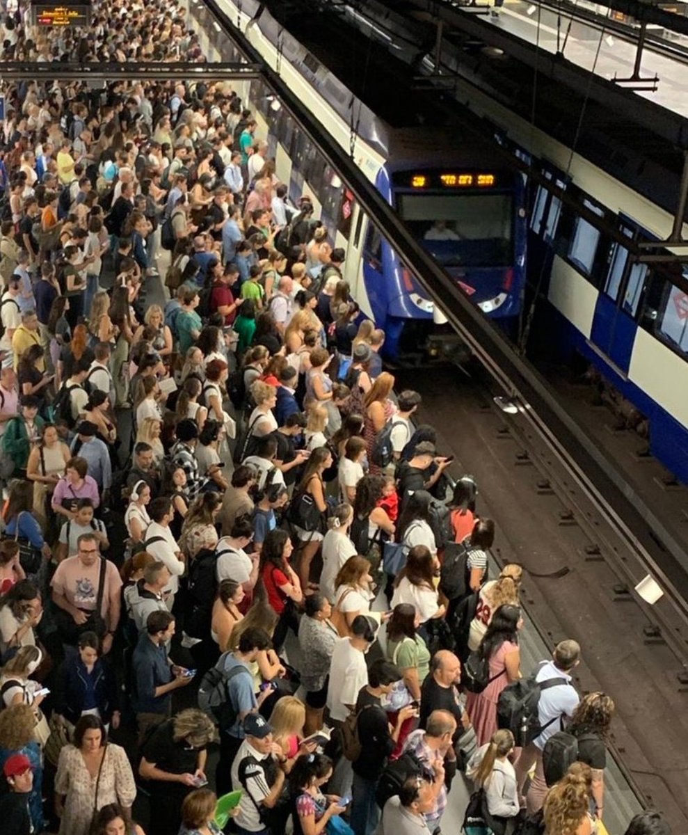 🚇 El caos del Metro es fruto del uso partidista que hace Ayuso del transporte público: reformas simultáneas, saturación récord y "empujadores" en lugar de gestión

😡Madrid no puede seguir siendo rehén del bipartidismo PP-PSOE, atrapado entre la incompetencia de ambos