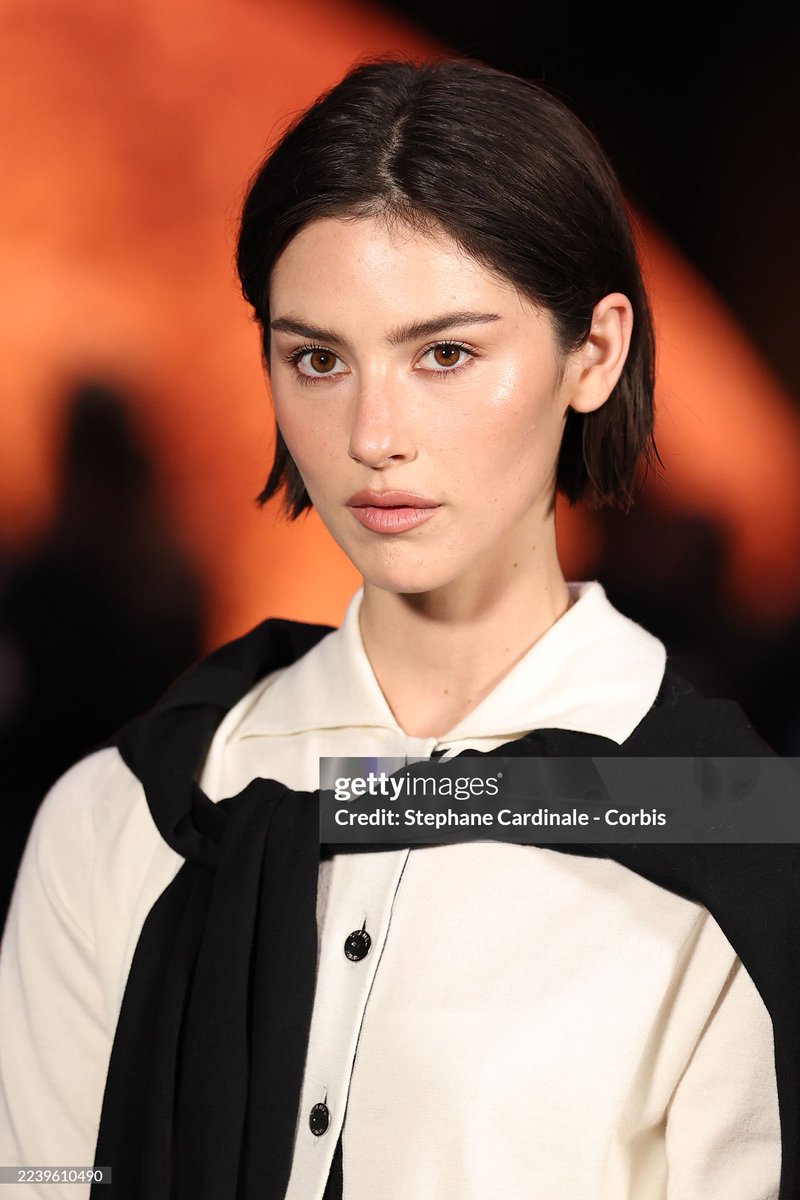 Gracie photographed at the SS26 Chanel show for Paris Fashion Week tonight.

— 📷: Stephane Cardinale - Corbis